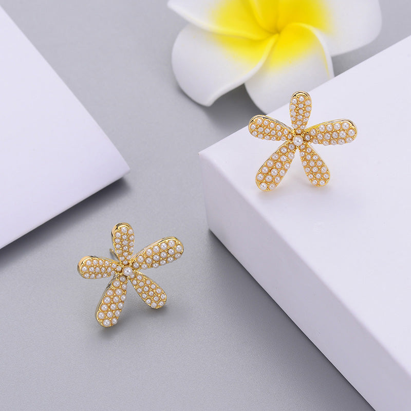 Pendientes de gancho con perlas incrustadas, sencillos y elegantes