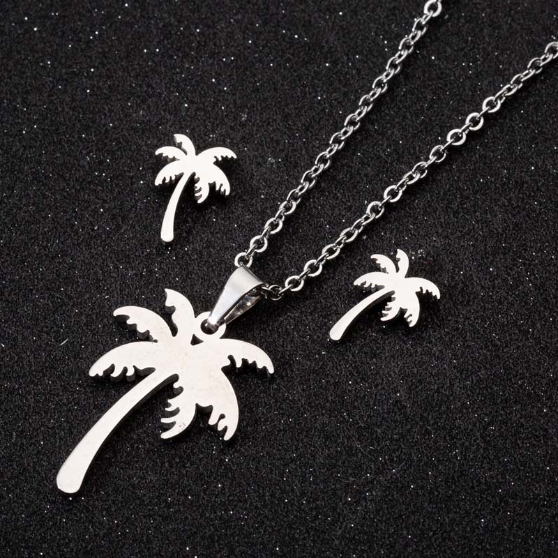Halskette und Ohrringe dreiteiliger Schmuck