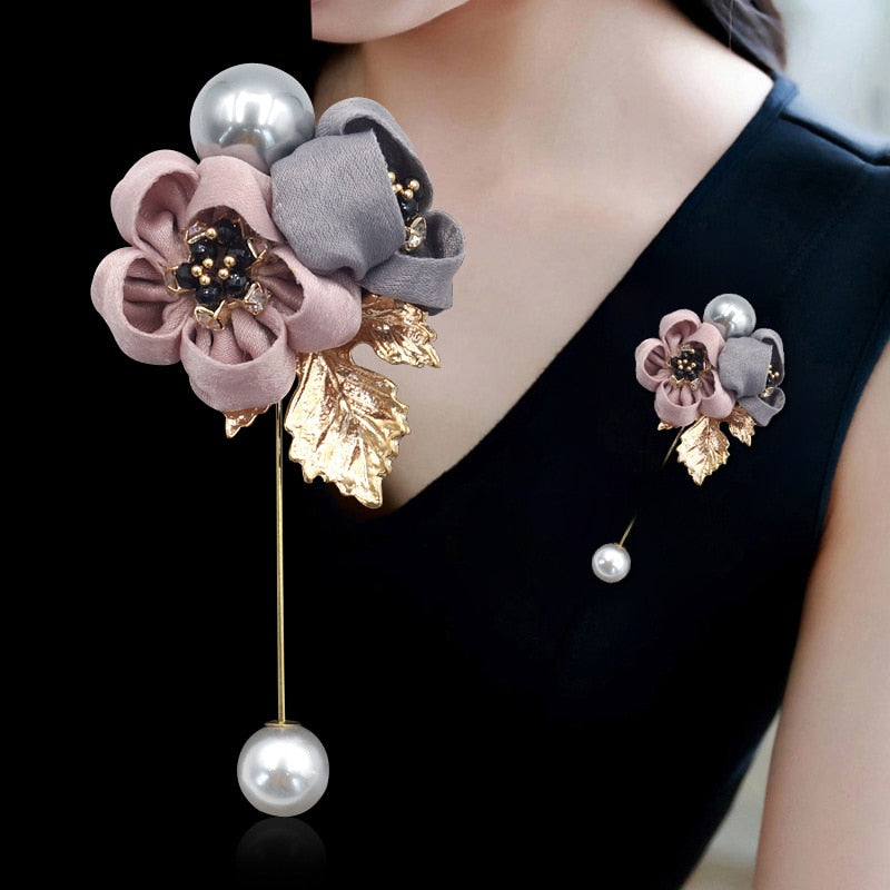 Broche de flor de perla
