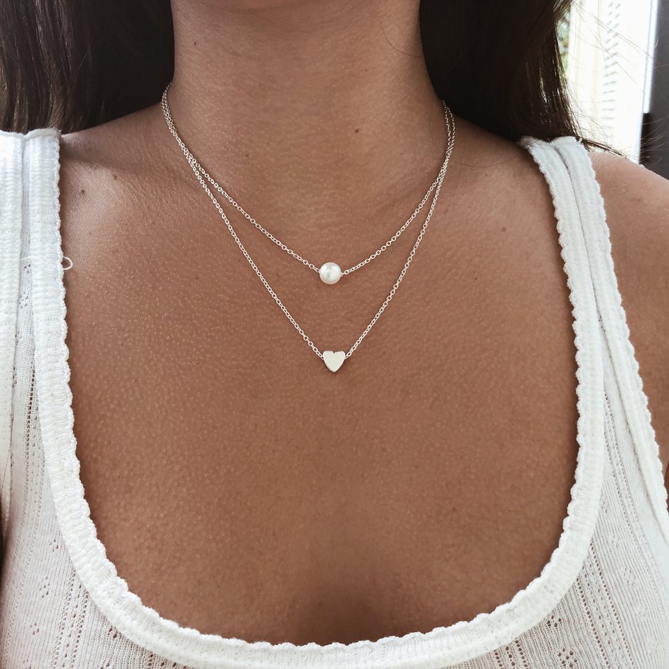 Collar Bohemio Sencillo de Perlas y Doble Cadena con Amor