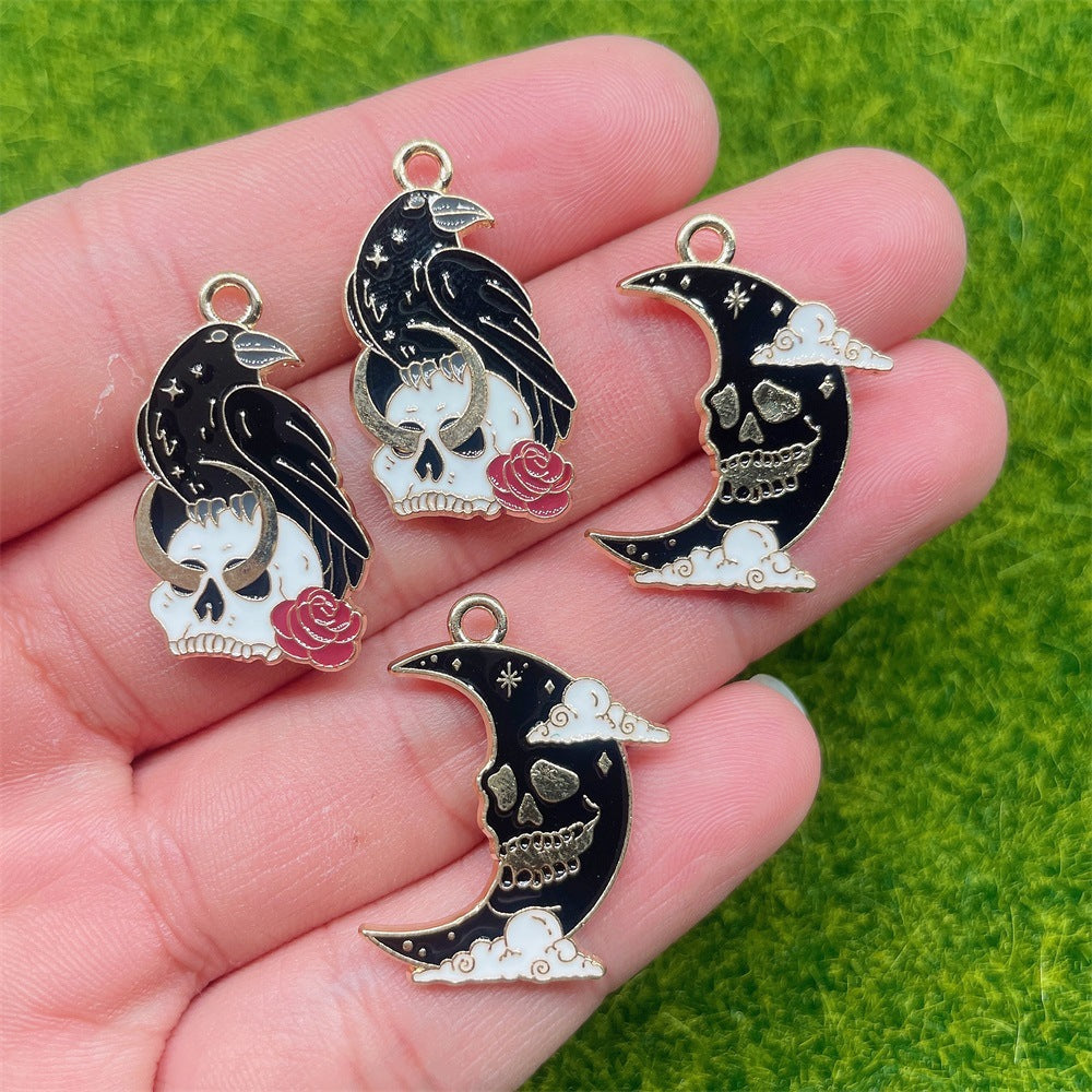 Halskette mit Anhänger im Gothic-Stil mit schwarzer Krähe