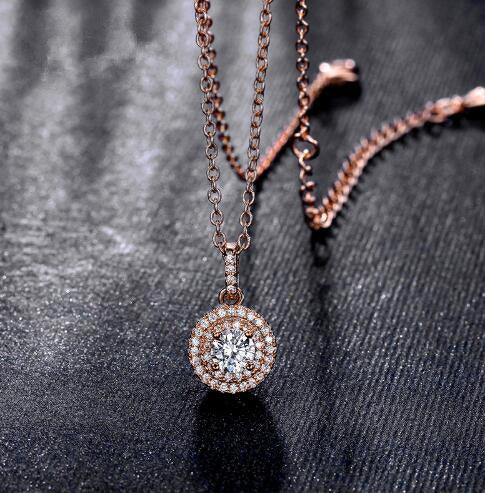 Collares con colgante de diseño clásico halo de circonita cúbica de 0,5 ct en oro blanco y rosa para mujer