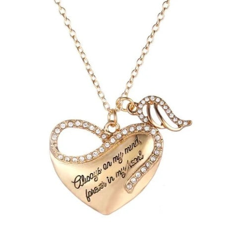 Collar de letras de amor