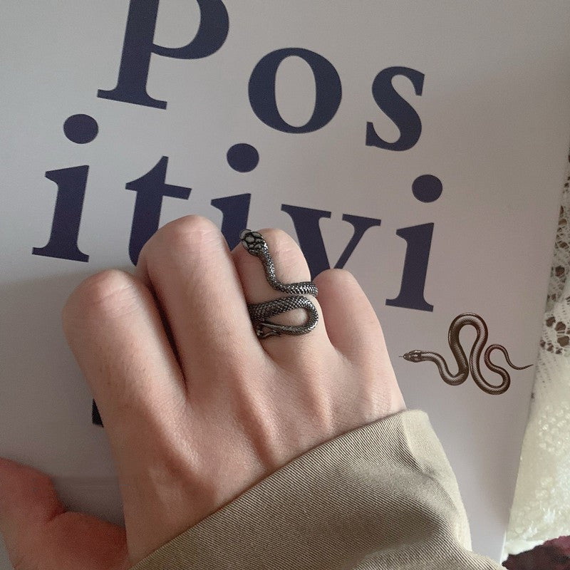 Anillo de mujer punk oscuro, masculino y a la moda