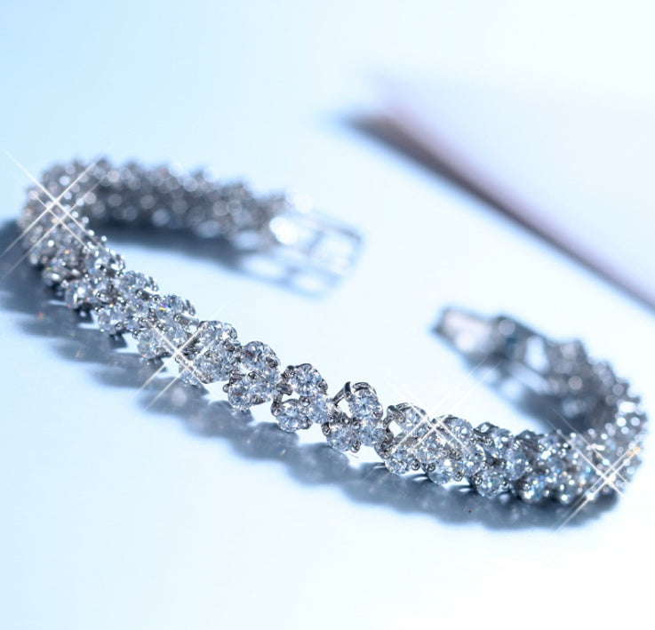 Armbänder voller Herzen und Pfeile Zirkonia-Armband Bestes Hochzeitsgeschenk für Frauen