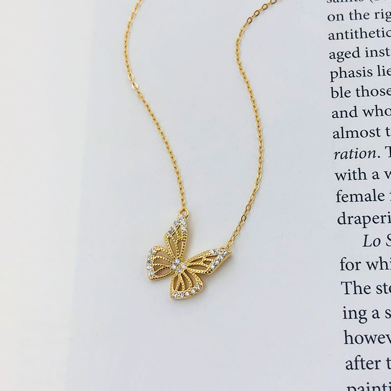 Collar de mariposa de diamantes