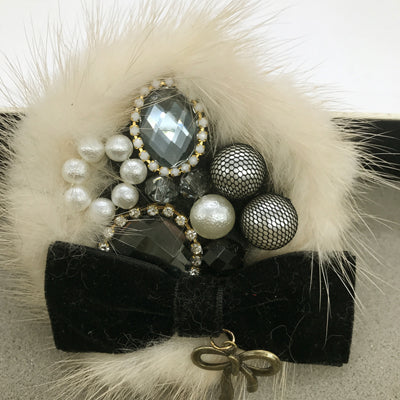 Damen-Gold-Samt-Strass-Quastenbrosche