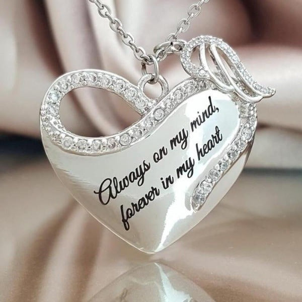 Collar de letras de amor