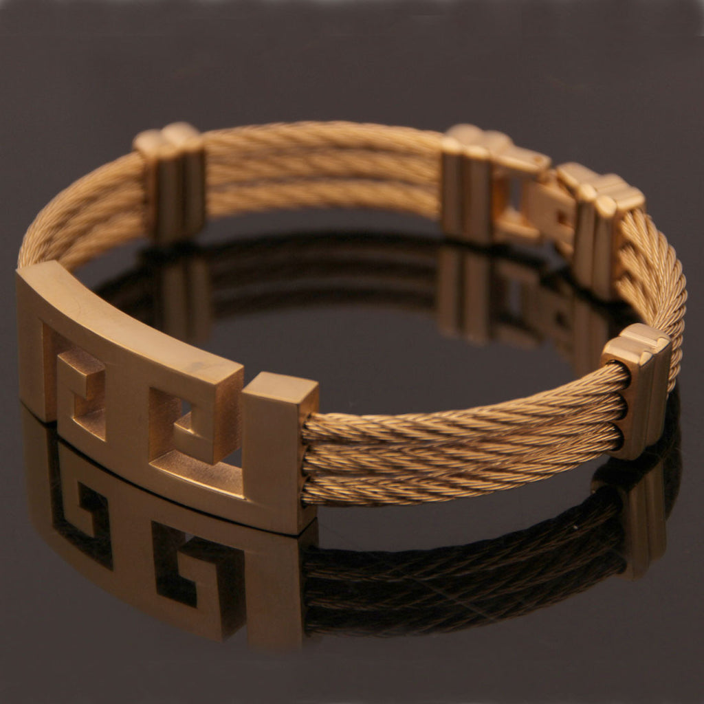 Armband aus geflochtenem Hanfseil mit drei Ringen