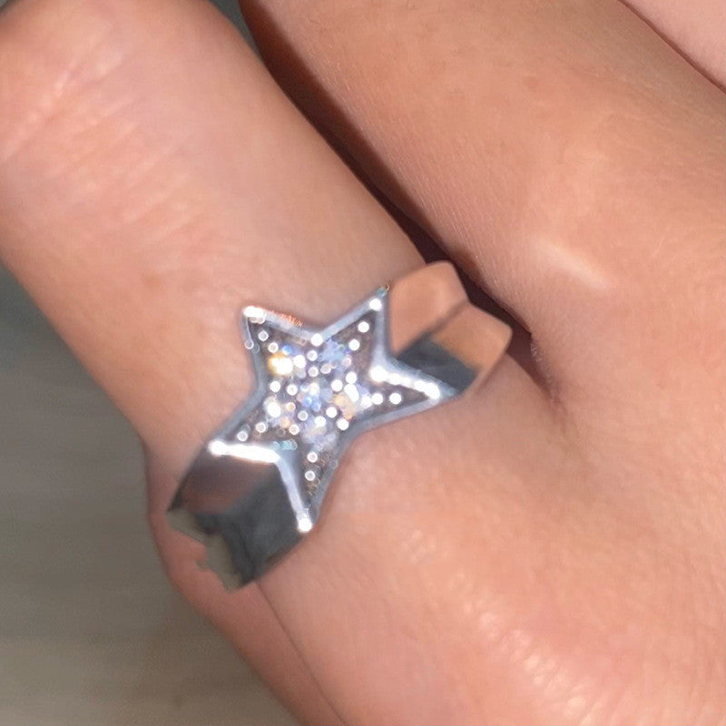 Weiblicher Minderheiten-Design Y2k Vintage Ring mit fünfzackigem Stern
