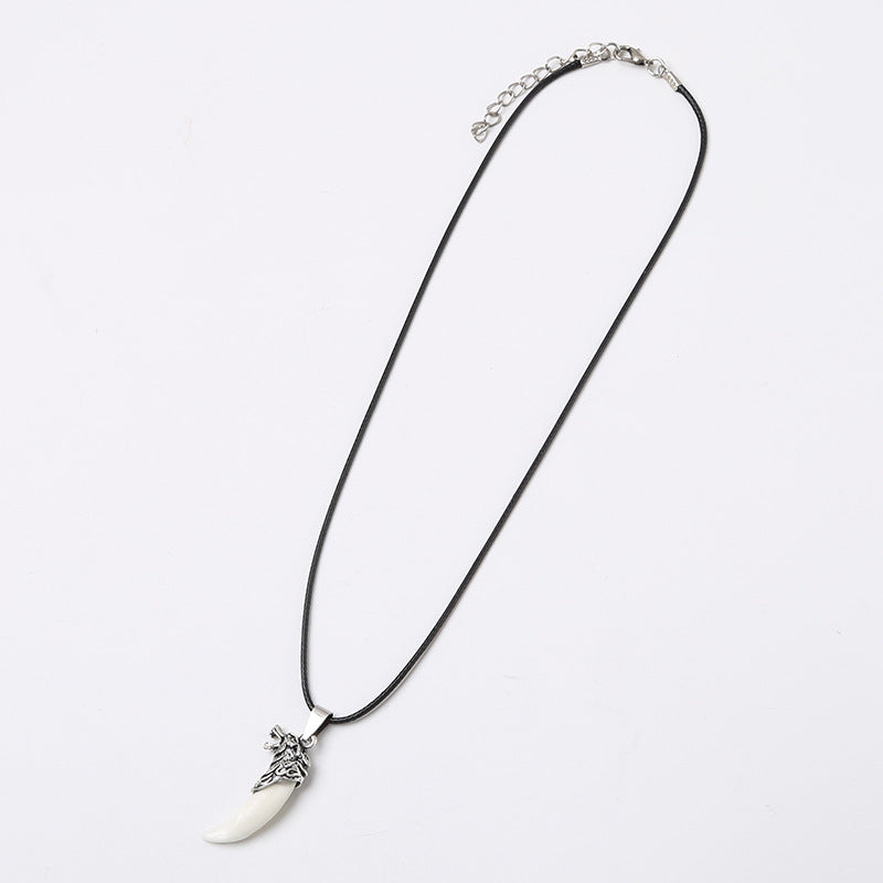 Versión coreana del collar de pinchos vintage para hombre