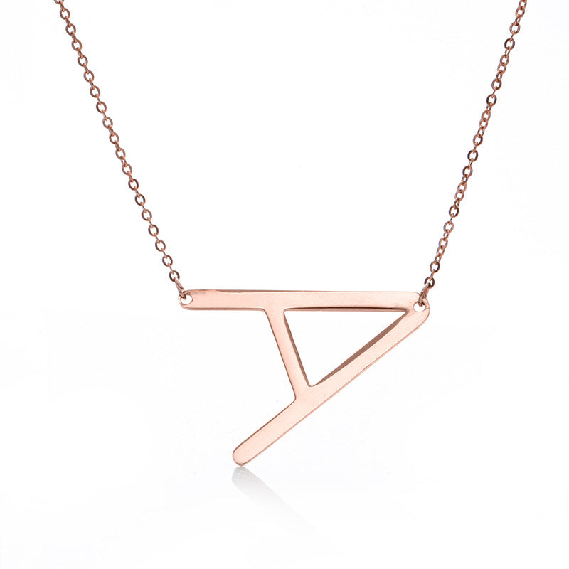 Fabuloso collar con colgante de letra inicial de acero inoxidable chapado en oro rosa