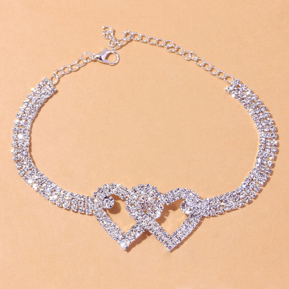 Tobillera de pedrería en forma de corazón que combina con todo