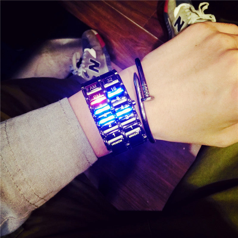 Kreative LED-Leuchtuhren für Damen und Herren, digitale Armbanduhren im Stil von männlichen und weiblichen elektronischen Uhren, modische lässige Paar-Armbanduhr