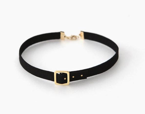 Collar gargantilla con tachuelas