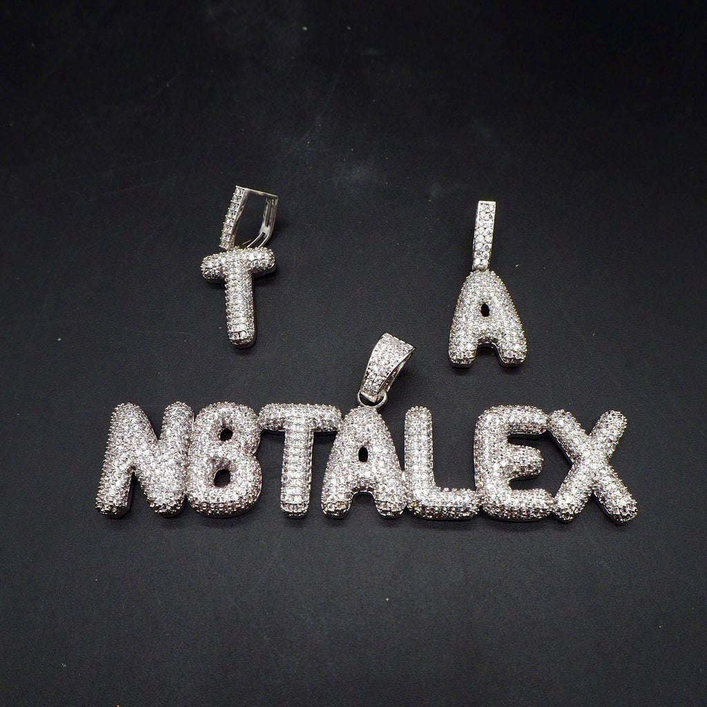 Buchstaben-Halskette