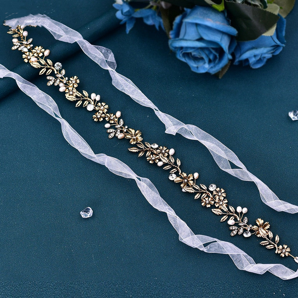 Diadema con diseño de hojas y perlas de agua dulce
