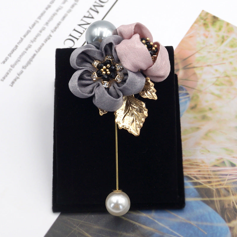 Broche de flor de perla