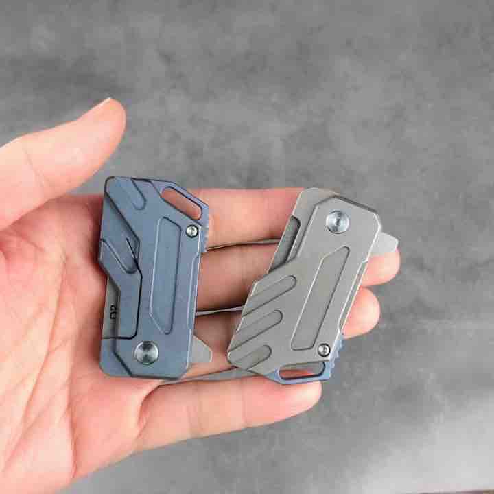 Mini cuchillo de bolsillo de titanio Tank Cuchillo de camping EDC Llavero