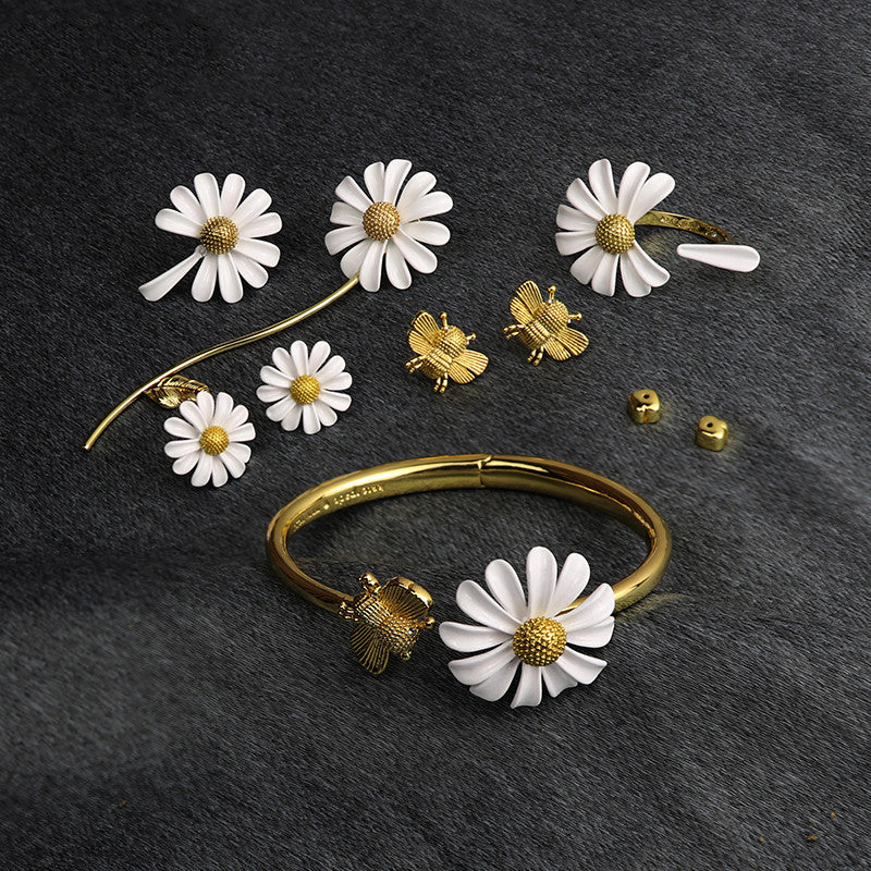Kleine Gänseblümchenohrringe Ohrringe Ring Armband Halskette