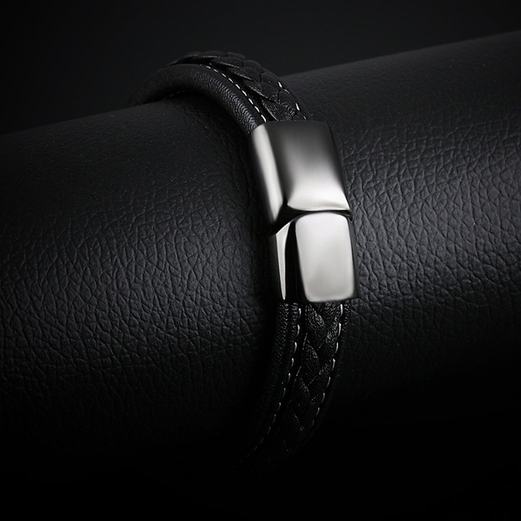 Armband aus schwarzem Titanstahl