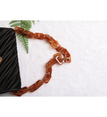 Chain chain acrylic chain