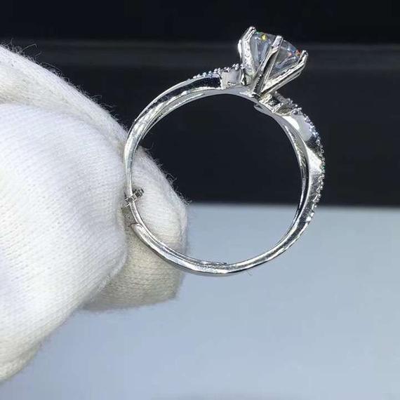 Anillo de compromiso de circonita