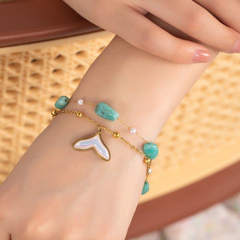 Pulsera de doble cadena con colgante de delfín y perlas de piedra artificial azul púrpura