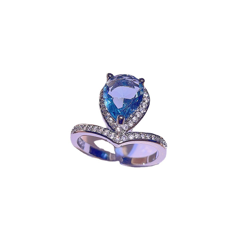 Damen-Schmuckset mit blauen Zirkonen (Ring, Ohrringe, Halskette)
