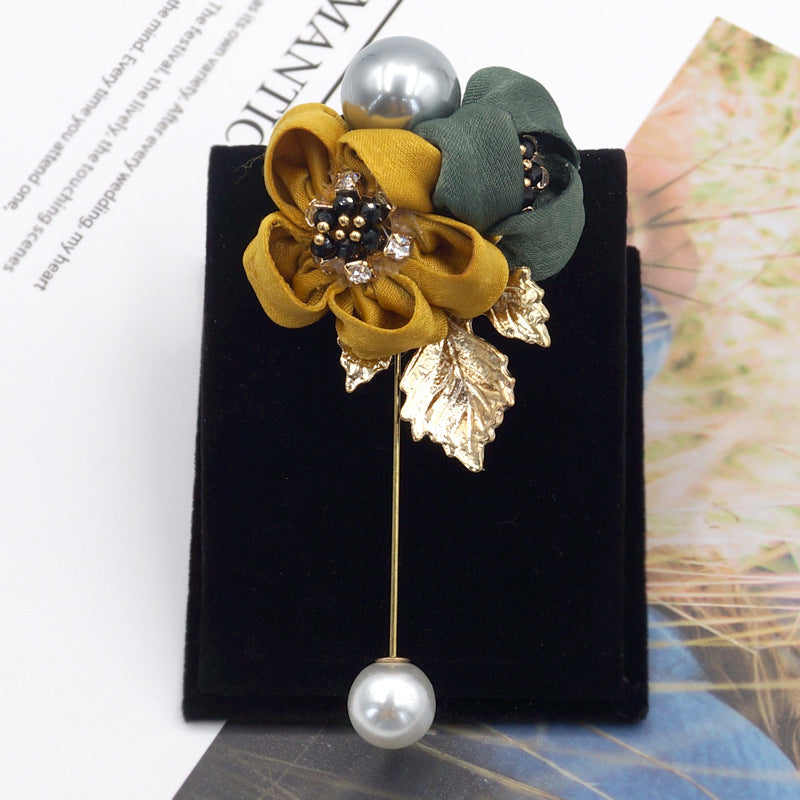 Broche de flor de perla