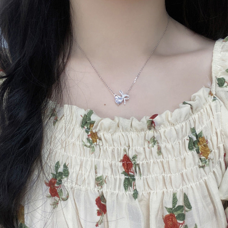 Damen Diamant Schleife Herz Halskette Hochwertige Schlüsselbeinkette Einfacher und vielseitiger Schmuck
