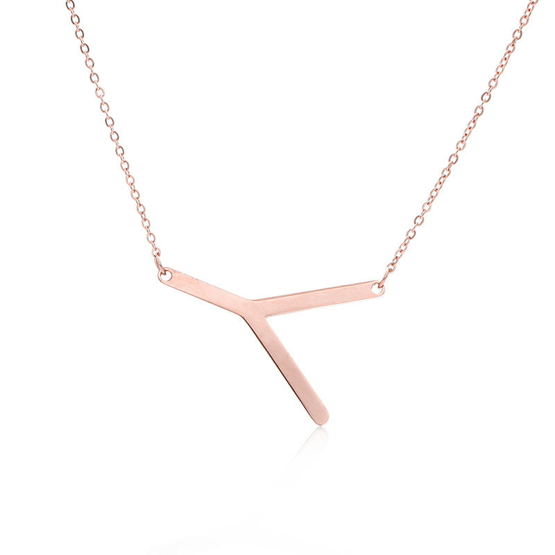 Fabuloso collar con colgante de letra inicial de acero inoxidable chapado en oro rosa