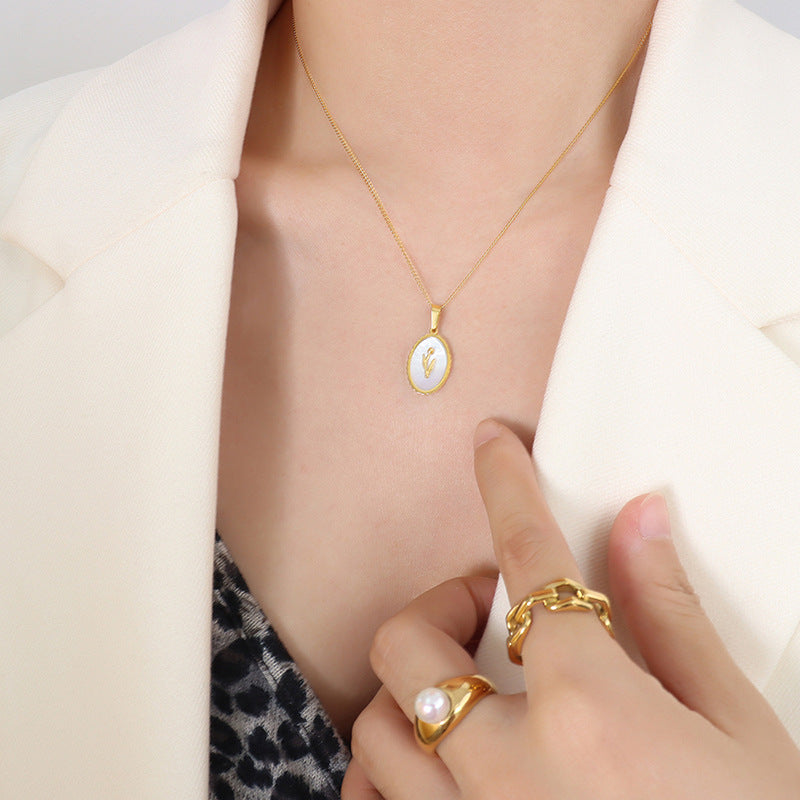 Collar de oro de 18 quilates chapado en oro con concha marina blanca