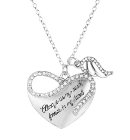 Collar de letras de amor