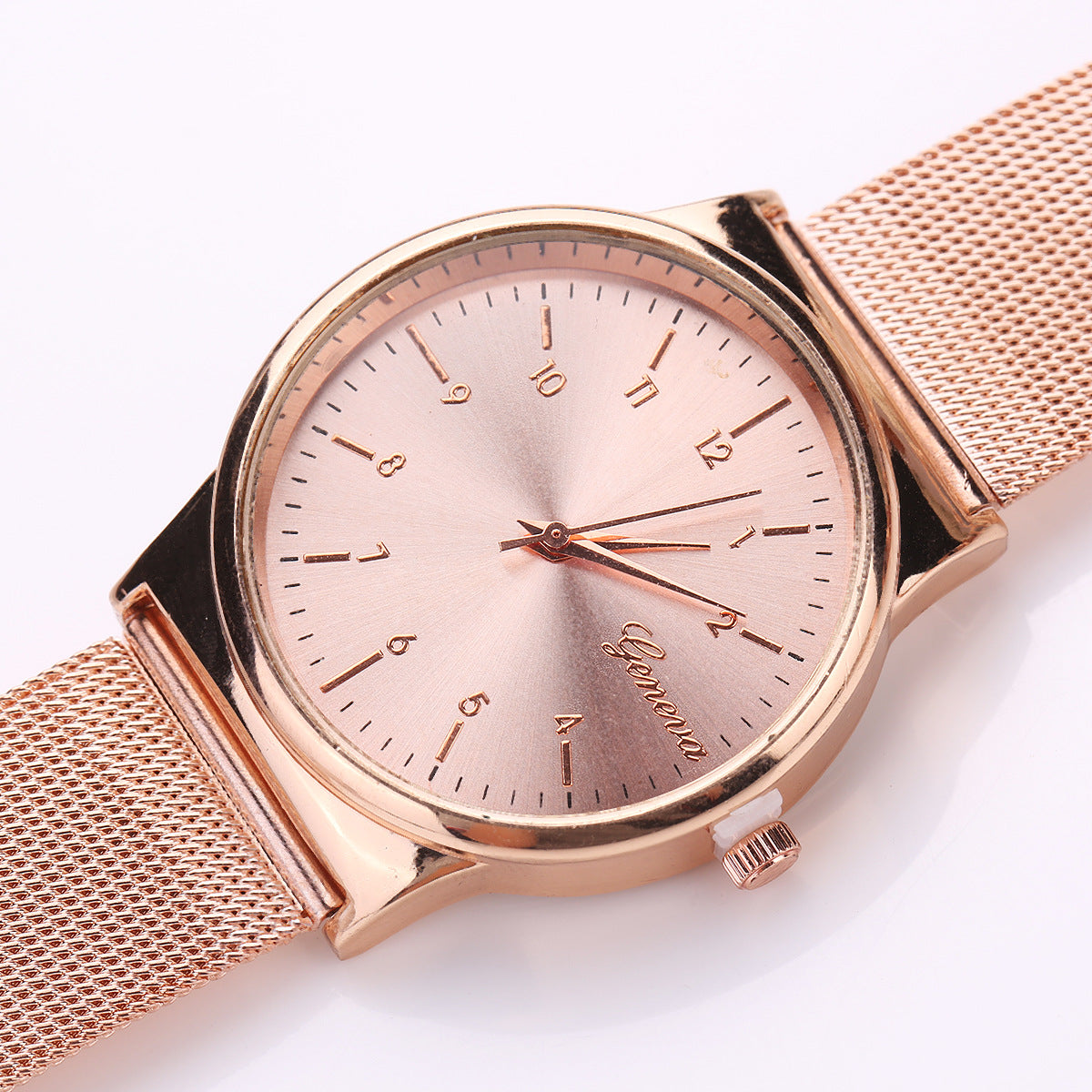Reloj cinturón de ocio de moda deportiva grande oro militar al aire libre derivado modelos explosión suministro de una generación