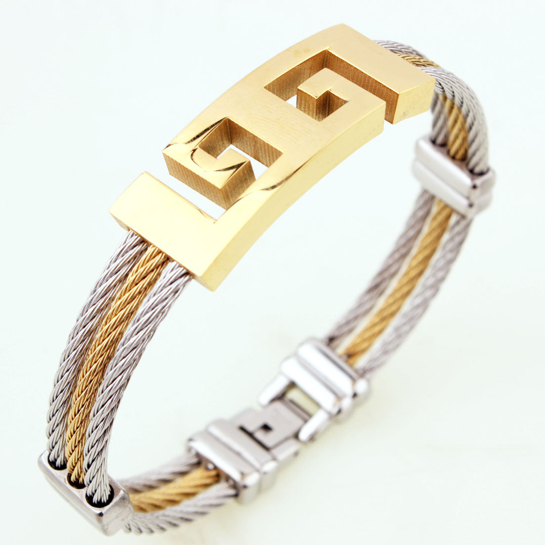 Armband aus geflochtenem Hanfseil mit drei Ringen