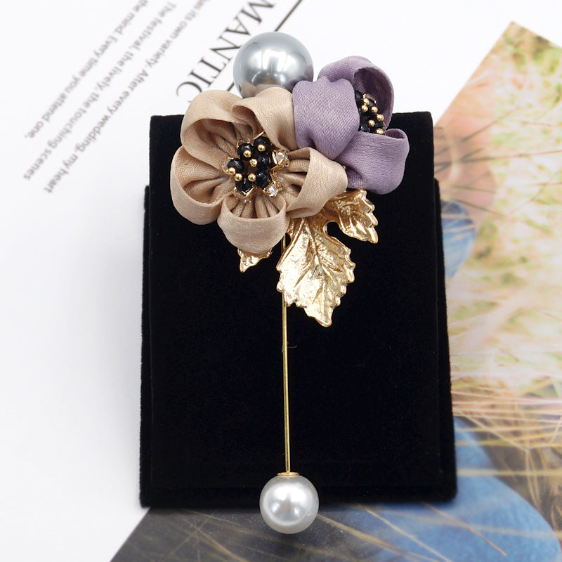 Broche de flor de perla