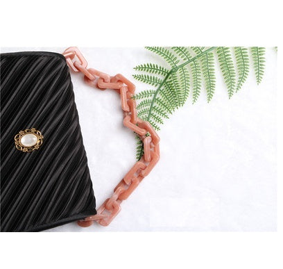 Chain chain acrylic chain