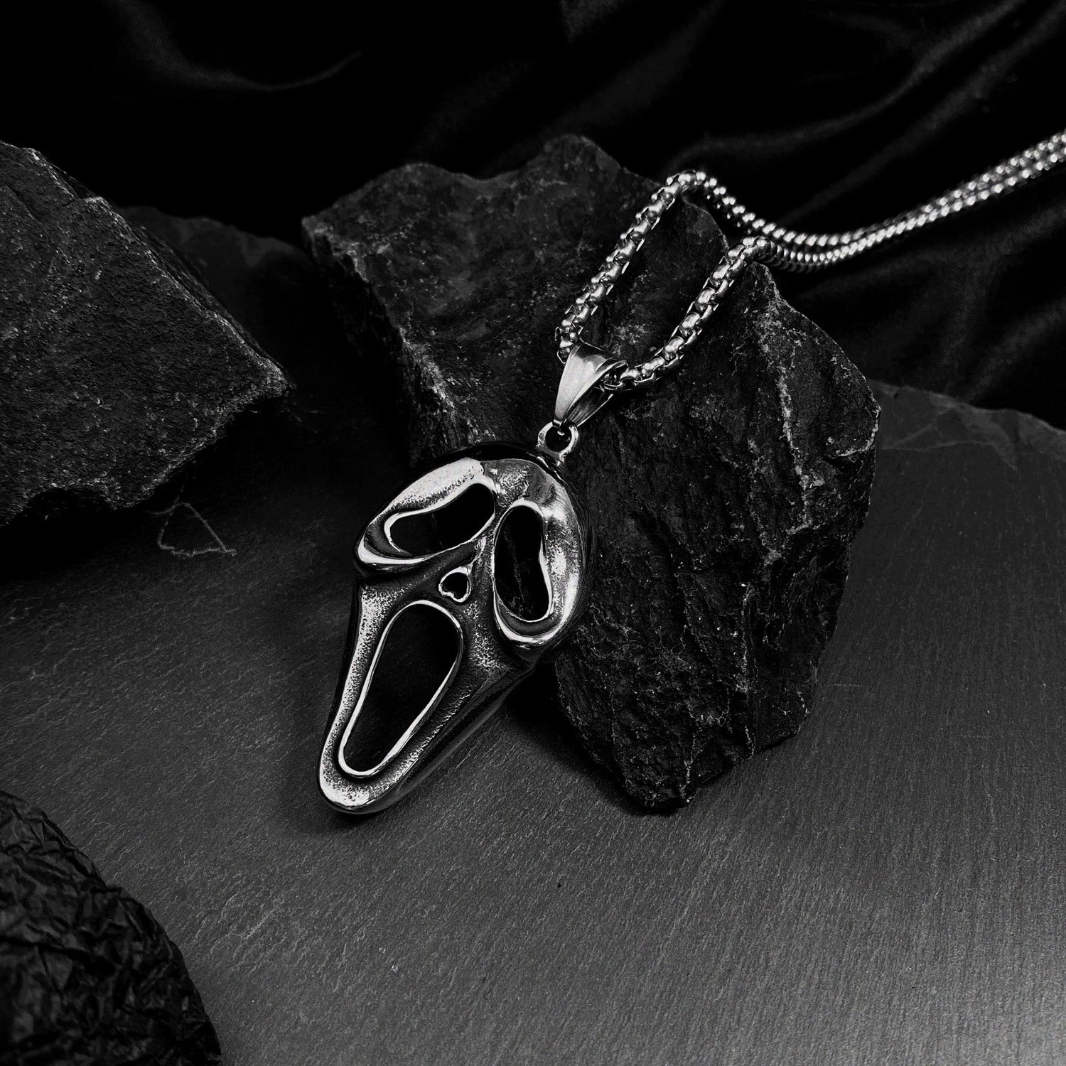 Collar de acero inoxidable con colgante de calavera gritando y personalidad