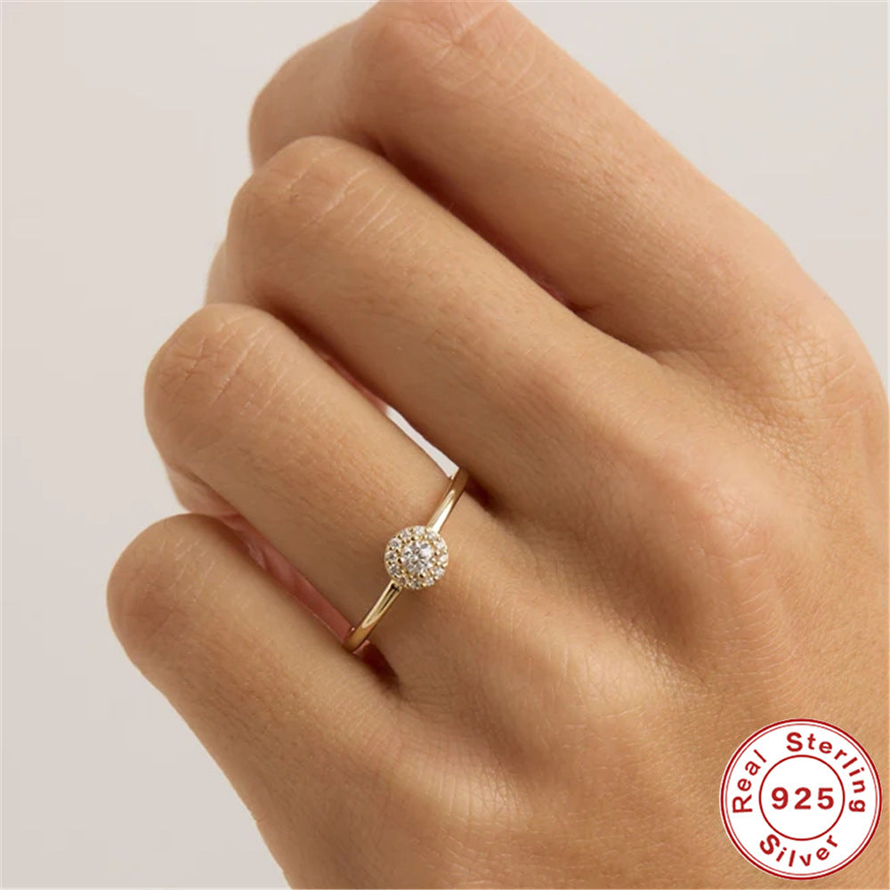 Anillo de moissanita con esquinas redondeadas Wind, oro de 18K