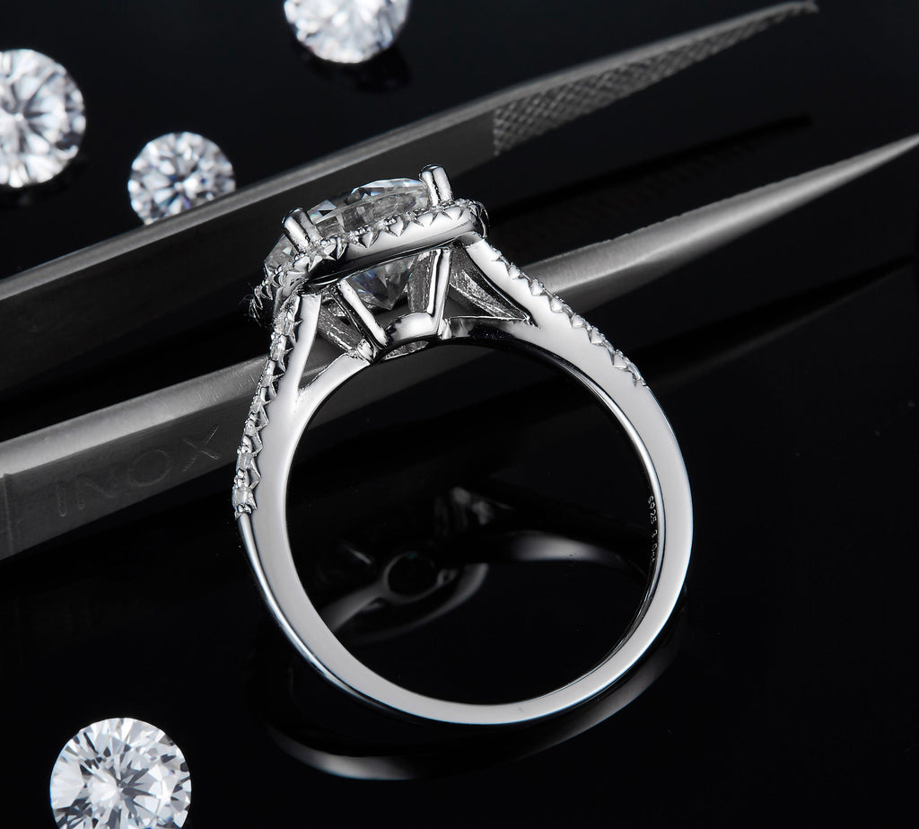 Anillo de moissanita para mujer de oro blanco bañado en plata