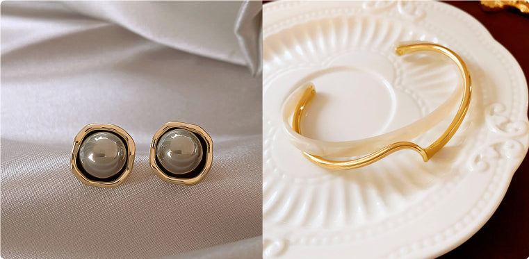Pulsera de placa de marisco blanco metálico para mujer, apertura ajustable, diseño de 2 capas, joyería de moda femenina de lujo ligero, regalos