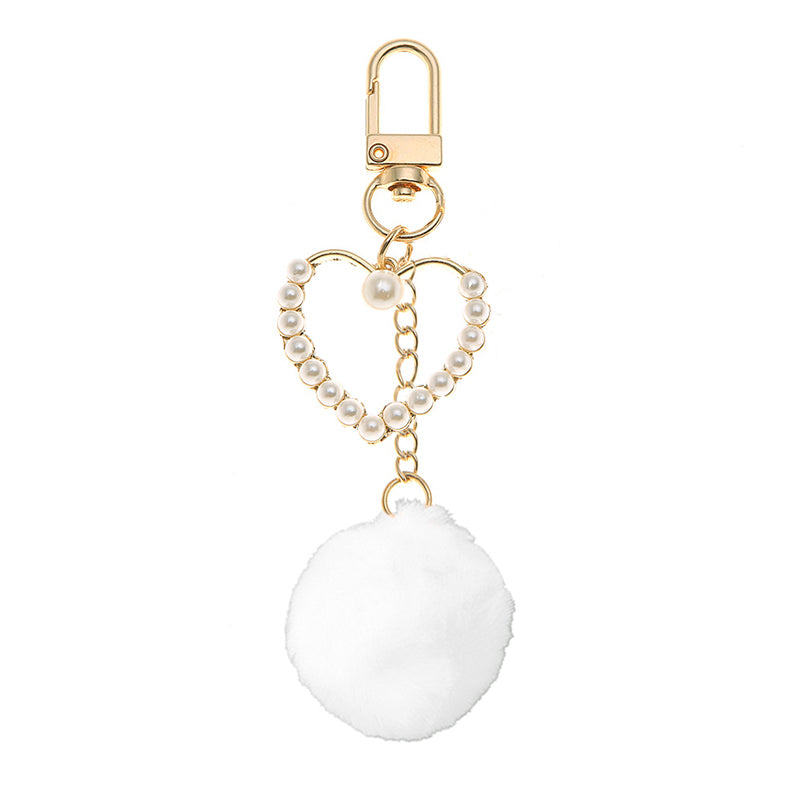 Lindo Llavero de Peluche Blanco con Pompón, Perlas y Dijes de Corazón