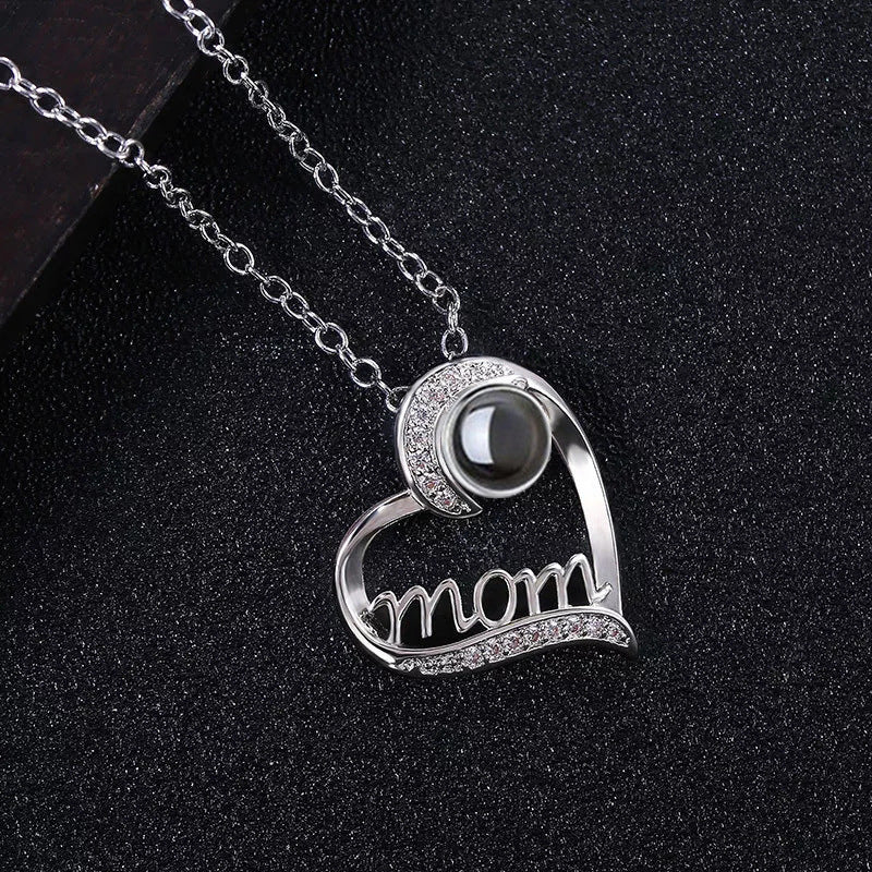 MOM Herzförmige Projektion Individuelle Foto-Halskette Geburtstagsgeschenk für Mutter Accessoires