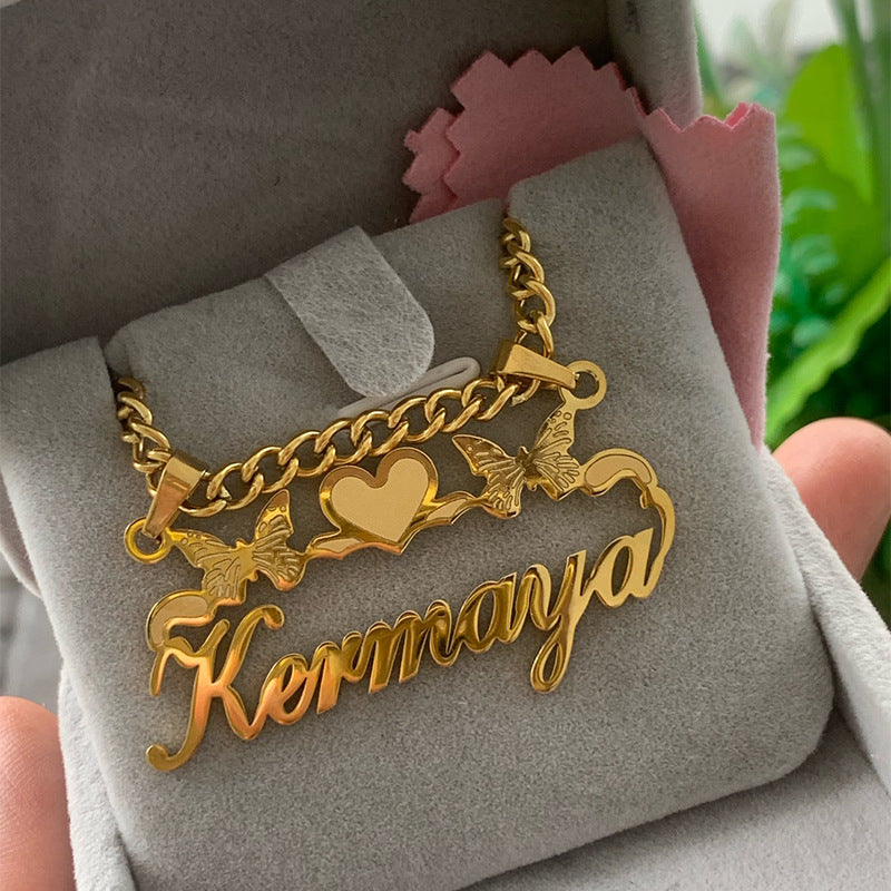 Collar de Mariposa Hueca de Acero Inoxidable con Letra Inglesa Personalizada