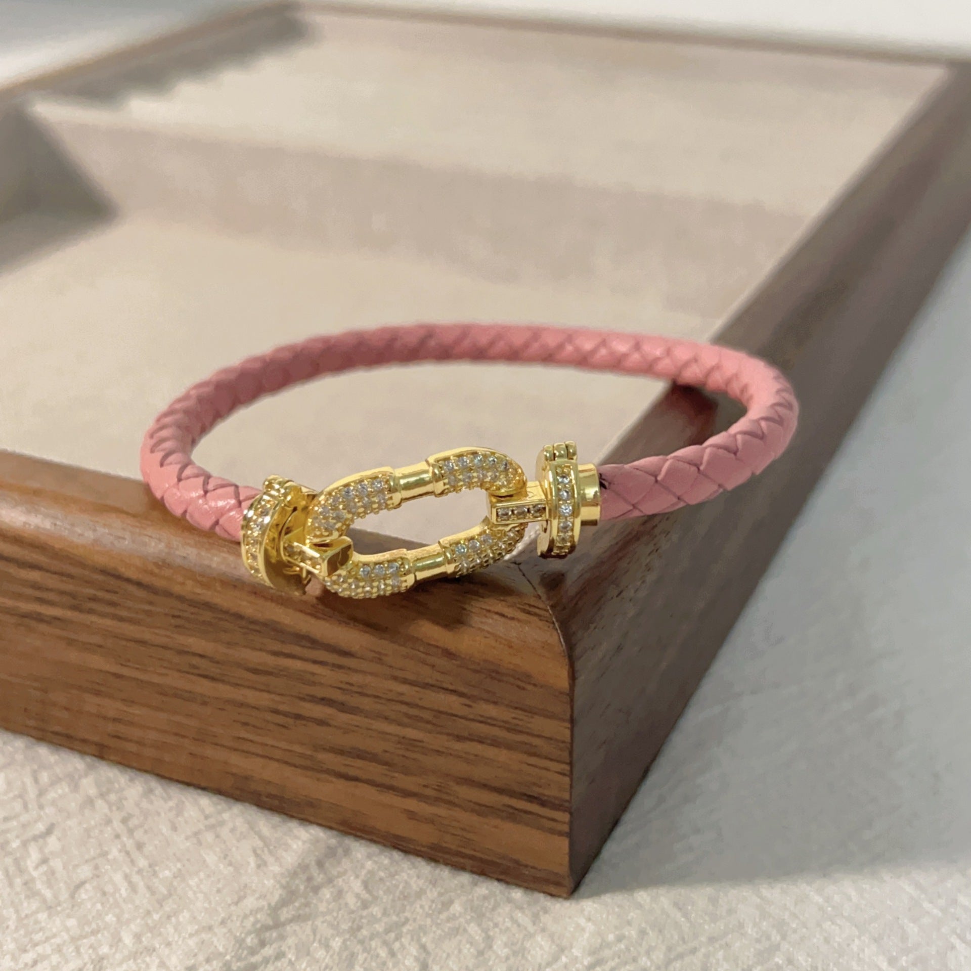 18K Gold Copper Micro-inlaid Vachette Clasp Red Rope Bracelet