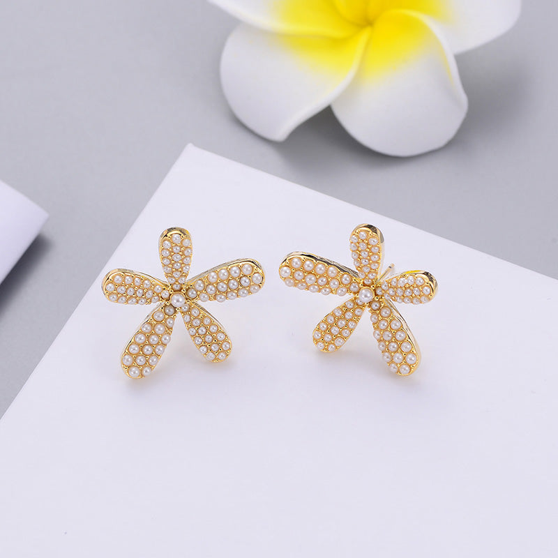 Pendientes de gancho con perlas incrustadas, sencillos y elegantes