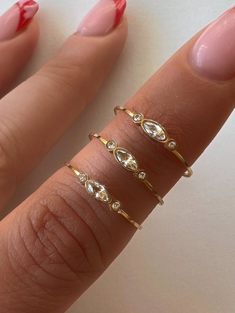 Zarter Süßigkeiten-Ring mit feinem Zirkon und Süßwasserperlen