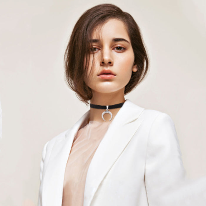 Europe and the United States necklace short clavicle necklace crescent moon pendant collar choker flannel necklace wholesale direct sales