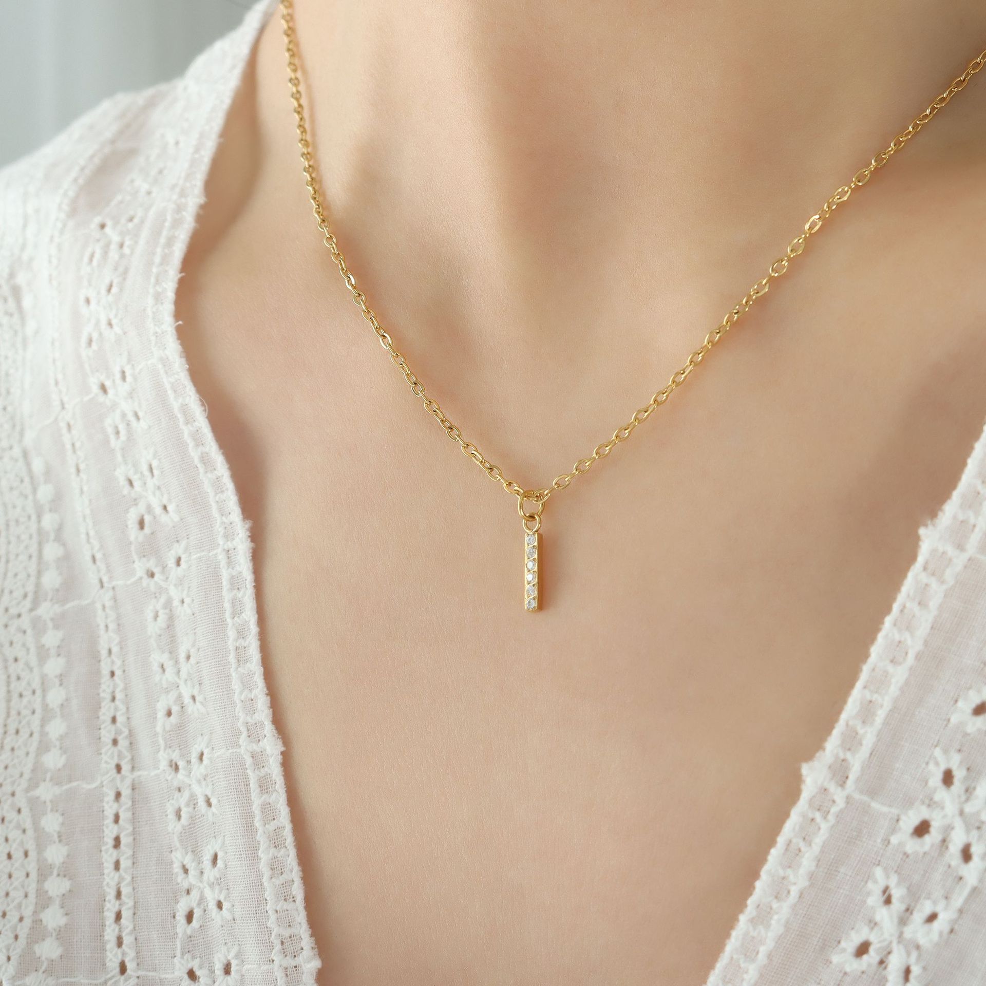 Kleiner duftender Stil Modetrend Niedliches Temperament 26 persönliche Buchstaben Zirkonia Halskette Titanschmuck